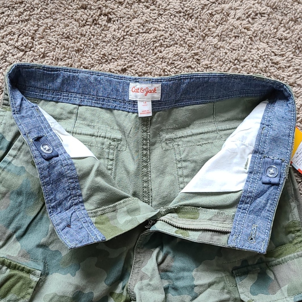 NWT-Boys Camouflage Cargo shorts - Picture 5 of 8